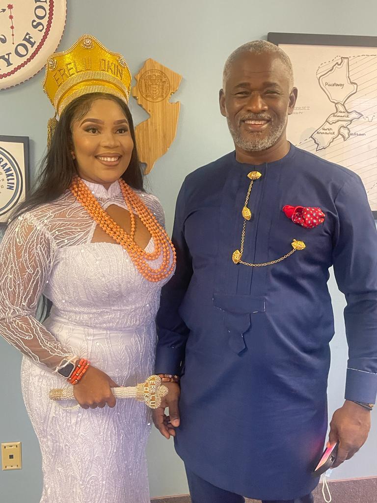 Erelu Okin Receives Honorary US Citizenship