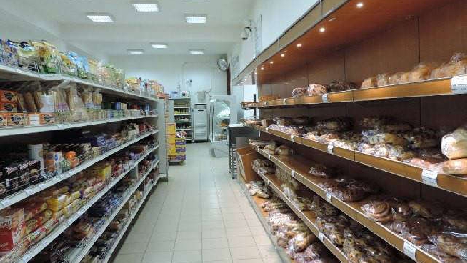 Government Shuts Down Supermarket Rejecting Old Naira Notes