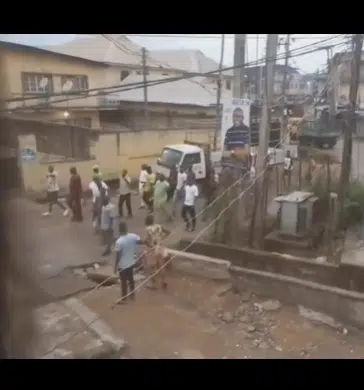 Viral Video Of Thugs Warning Fadeyi Residents, Says ‘Stay Indoors If You Won’t Vote APC’