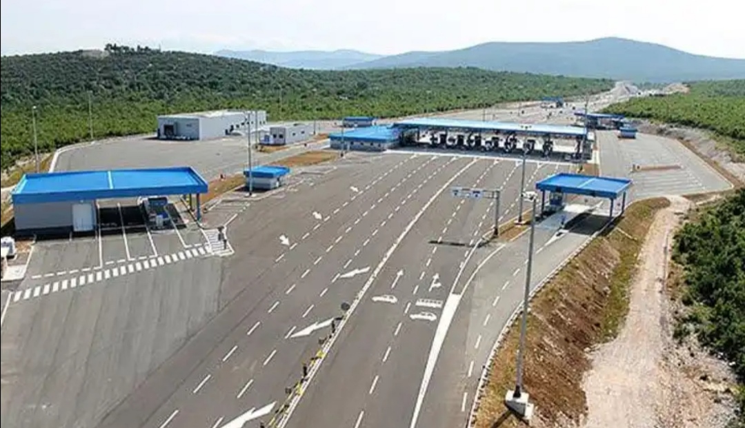 FG To Re-open Seme Border For Vehicle Importation